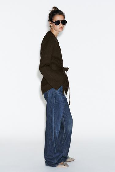 GILET EN MAILLE CEINTURÉ - Marron de Zara - Image 2