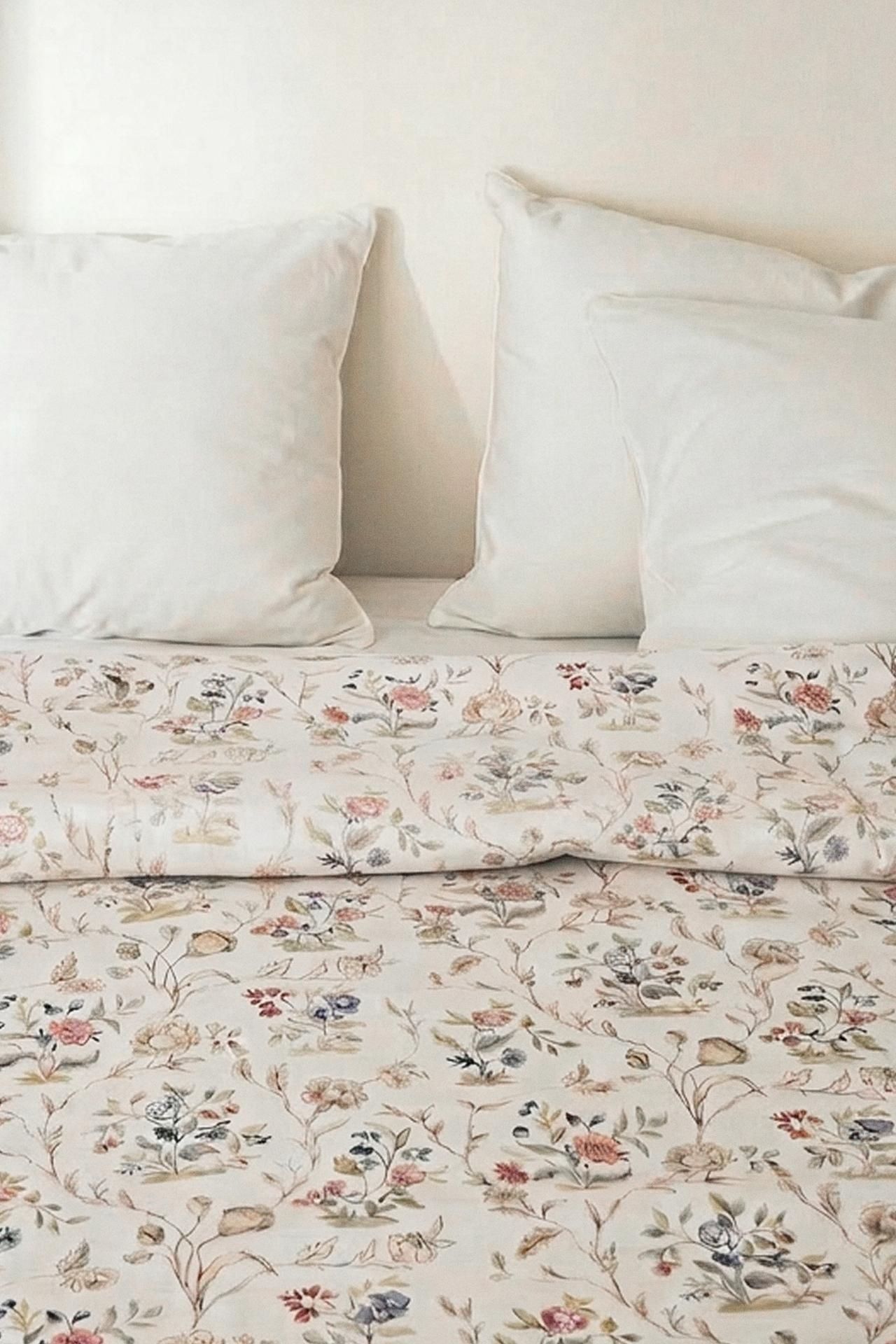 SATIN FLORAL DUVET COVER — Oyster-white
