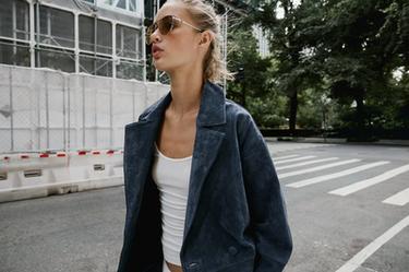 JAQUETA DE COURO COM CINTO - Azul da Zara