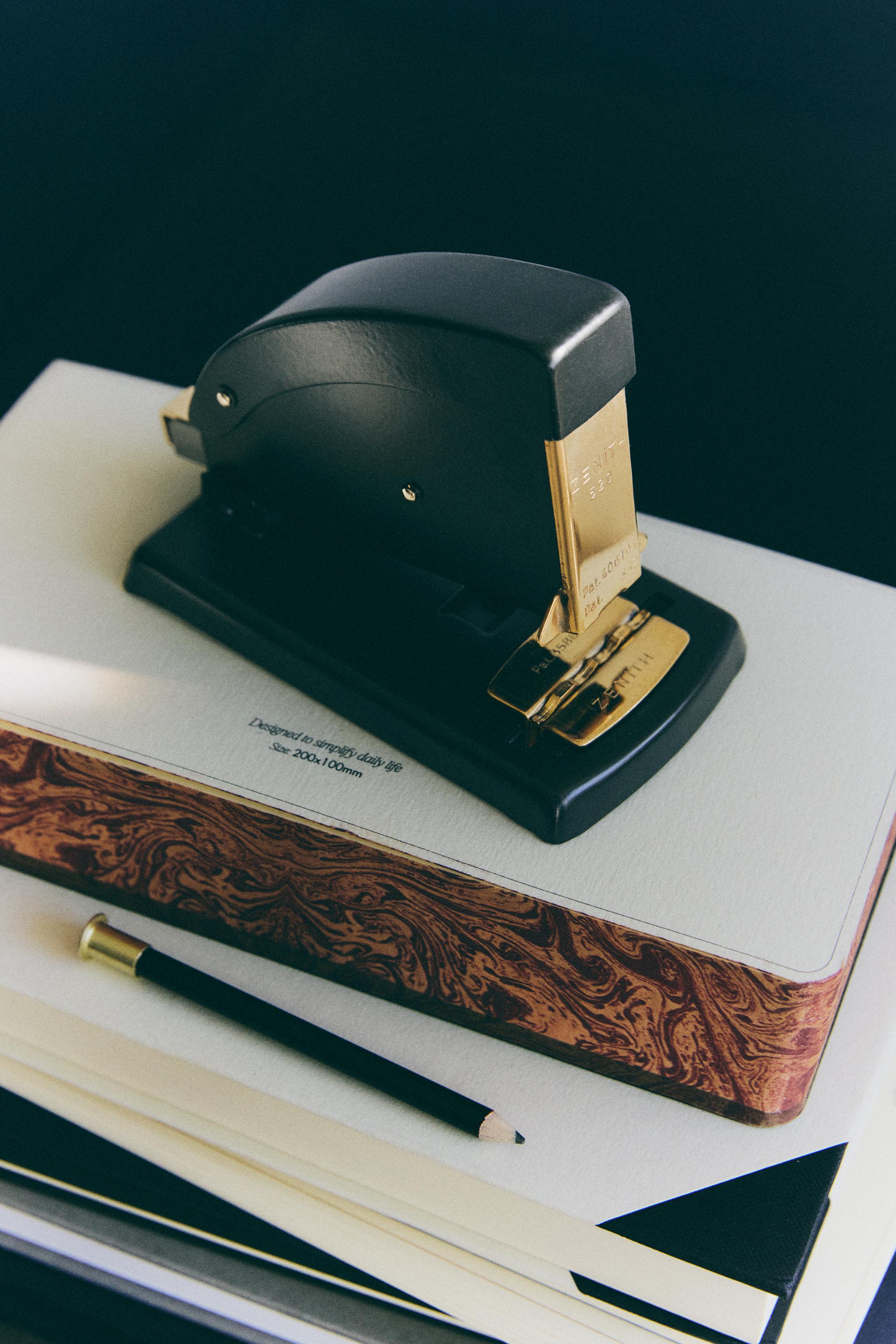 METAL ZENITH STAPLER — Black