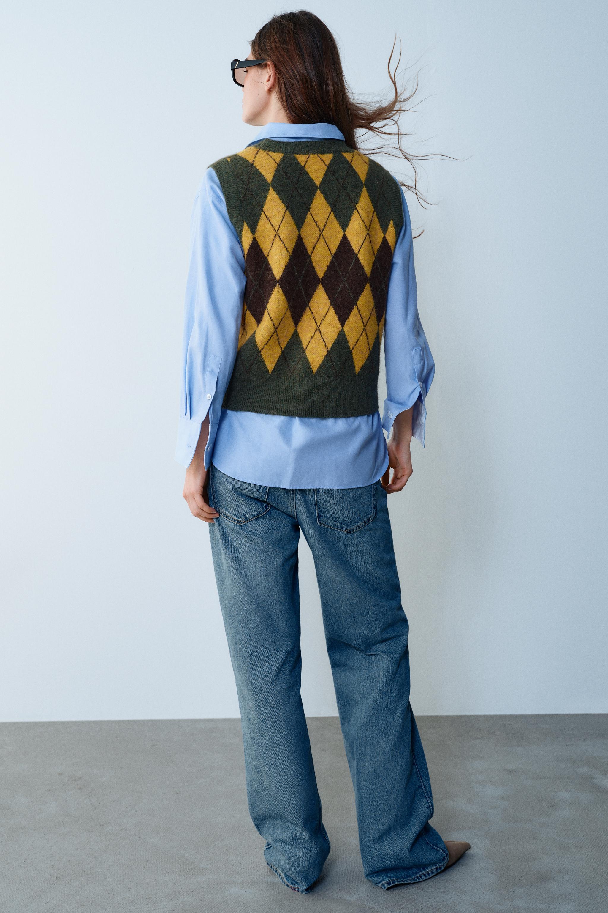 SOFT KNIT ARGYLE VEST
