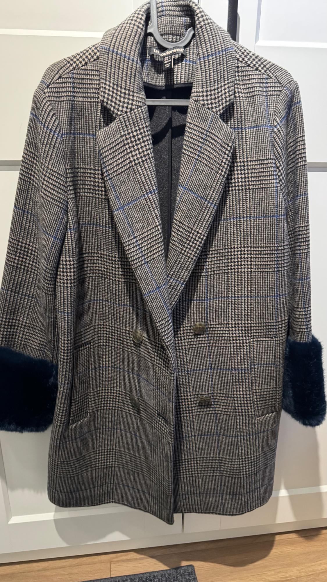 CHECKED COAT WITH TEXTURED CUFFS - Image 6