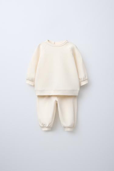 CONJUNTO SUDADERA Y PANTALÓN JOGGER - Crudo de Zara - Imagen 0