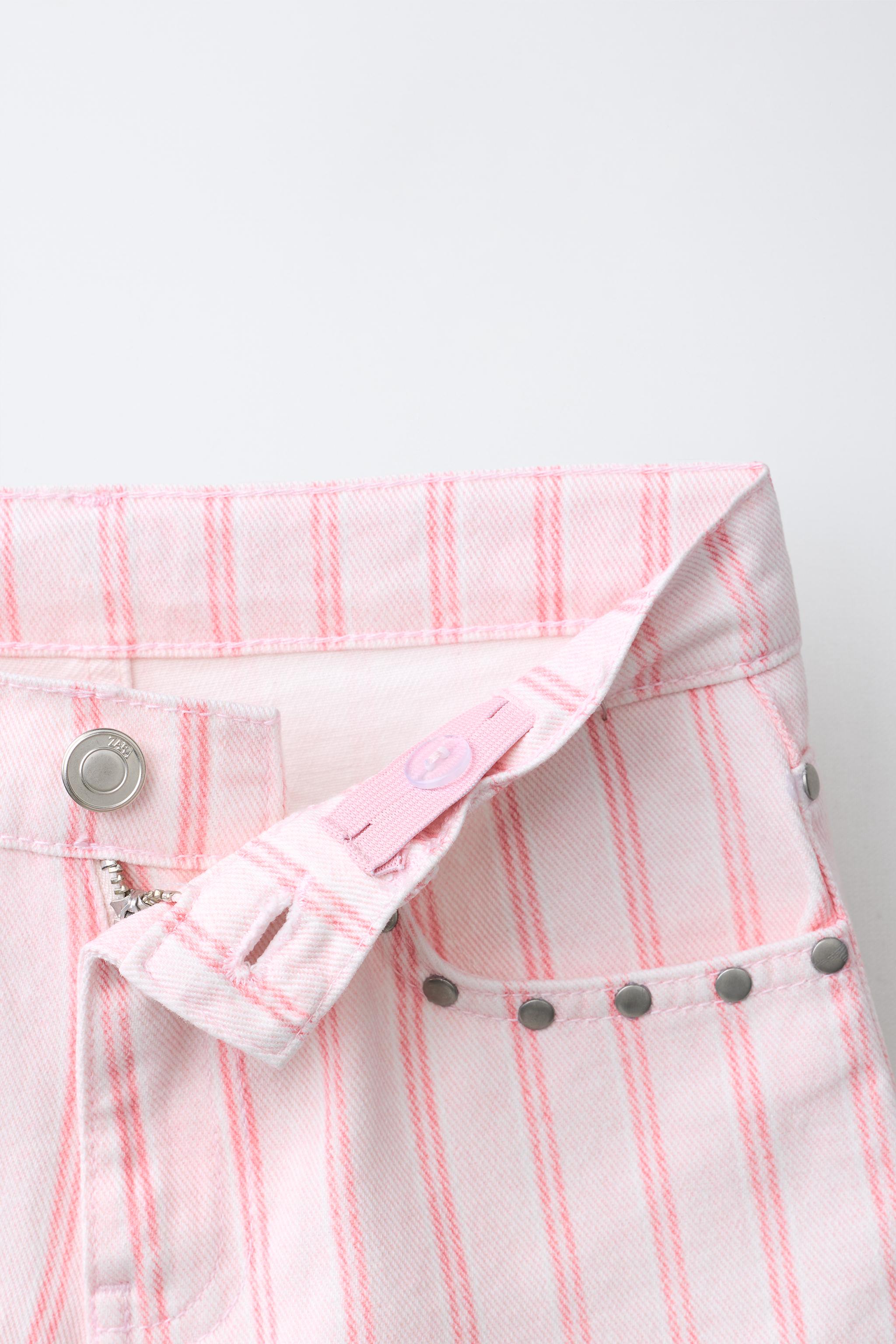 SHORT EN JEAN À RAYURES ET CLOUS