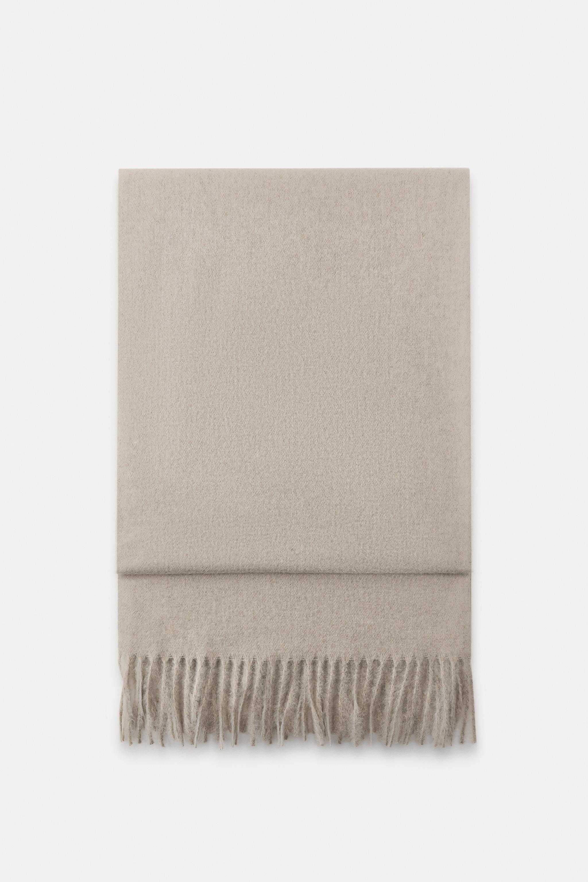 SOFT FRINGED SCARF