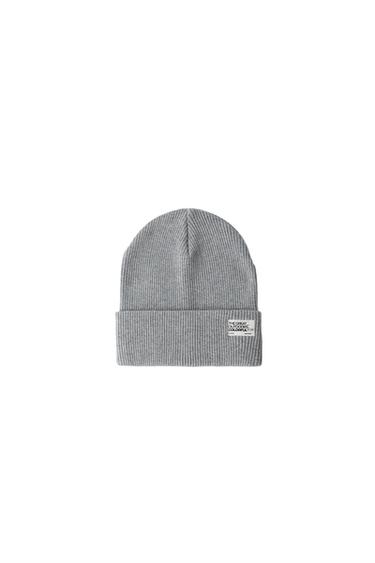 RIBBED KNIT BEANIE WITH LABEL - Grey by Zara