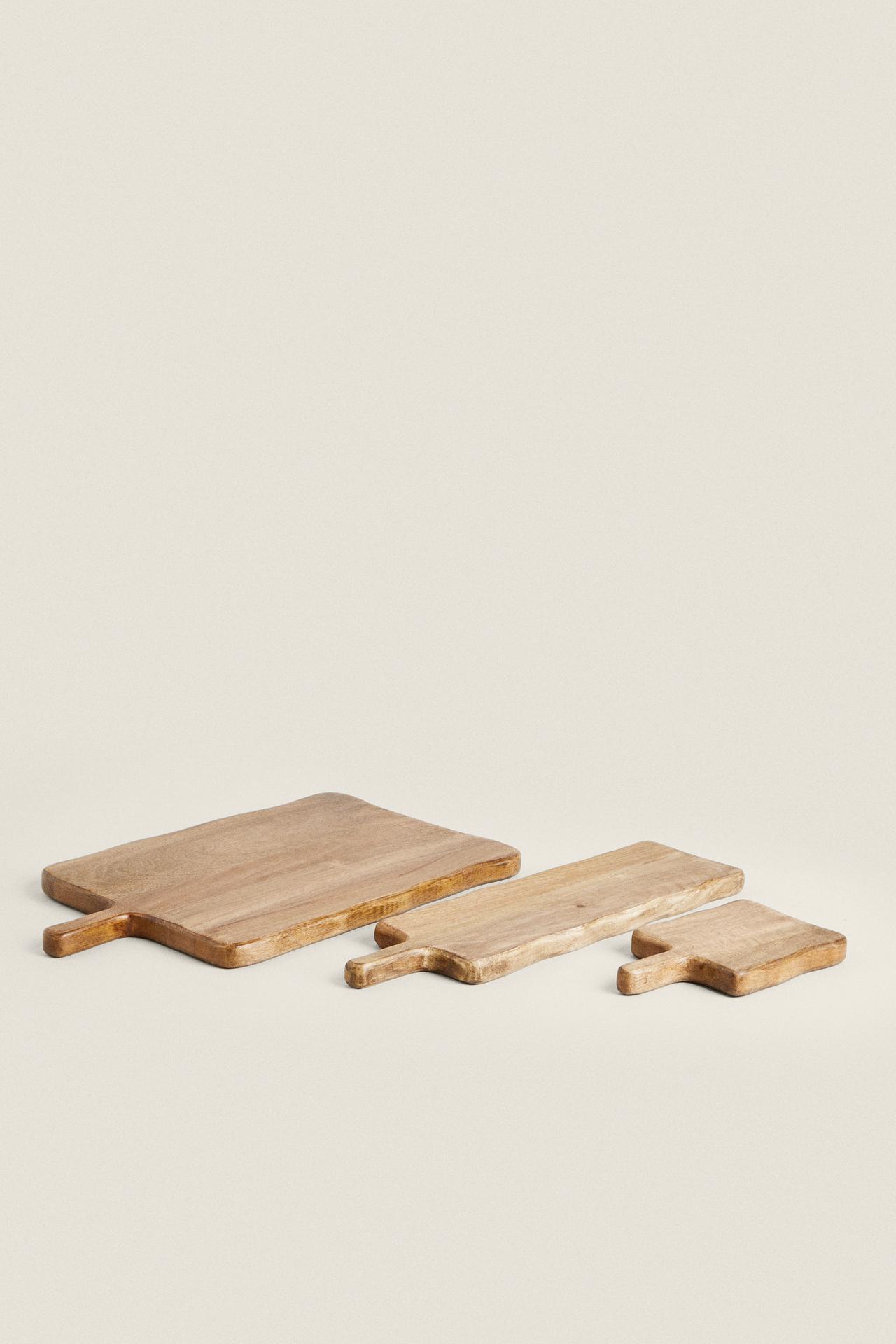 IRREGULAR WOODEN CUTTING BOARD — Light beige