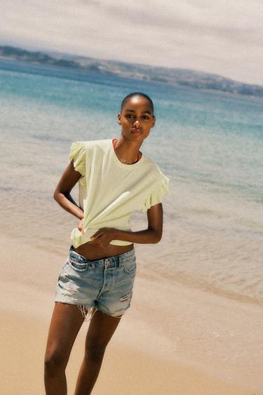 T-SHIRT AUS BAUMWOLLE MIT VOLANTS - Gelb von Zara