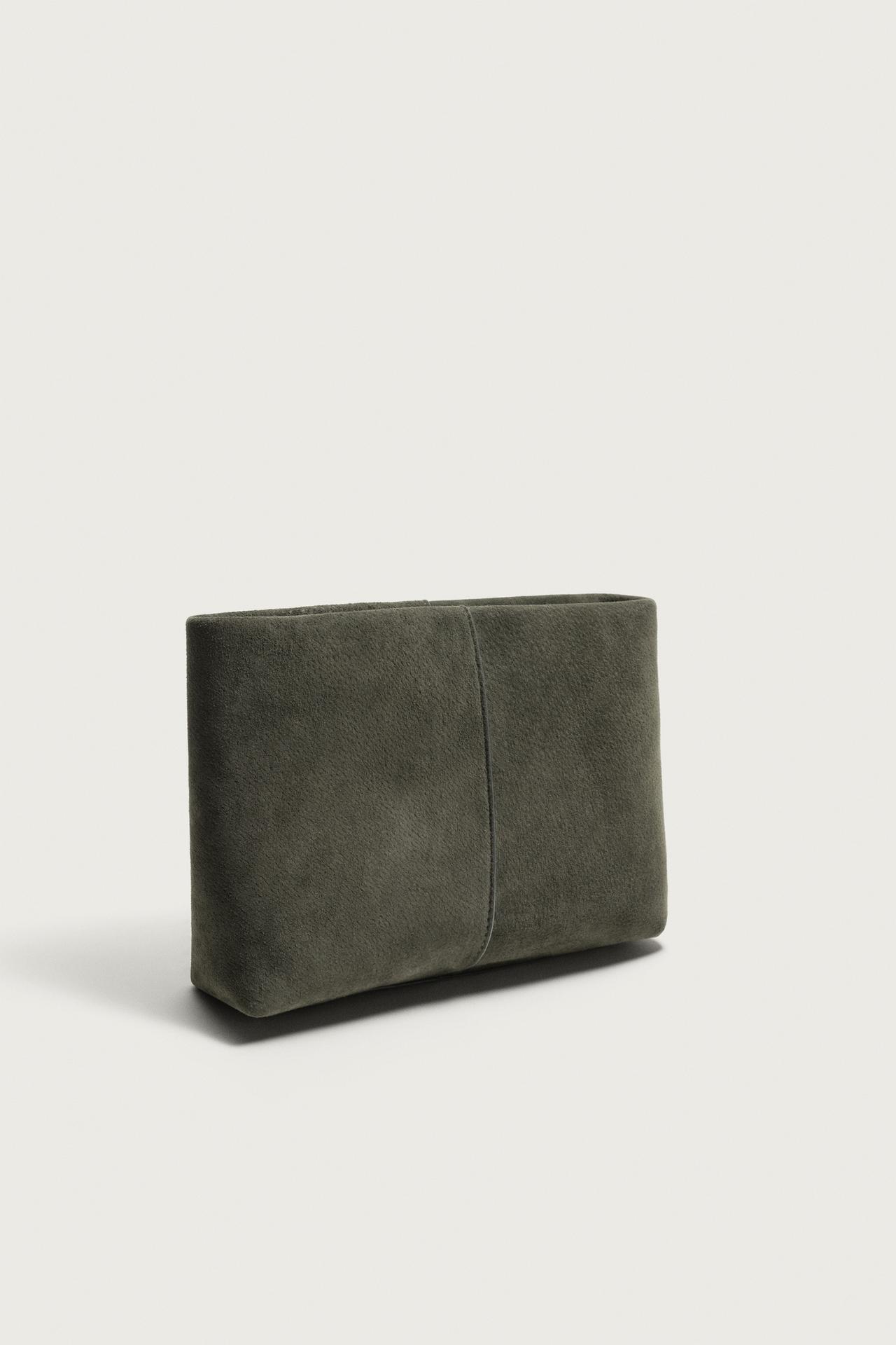 LEATHER TOILETRY BAG — Grey