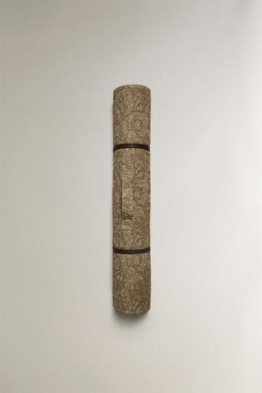 MORRIS & CO. ROLL-UP PET FLOOR BLANKET - Vanilla by Zara - Image 3