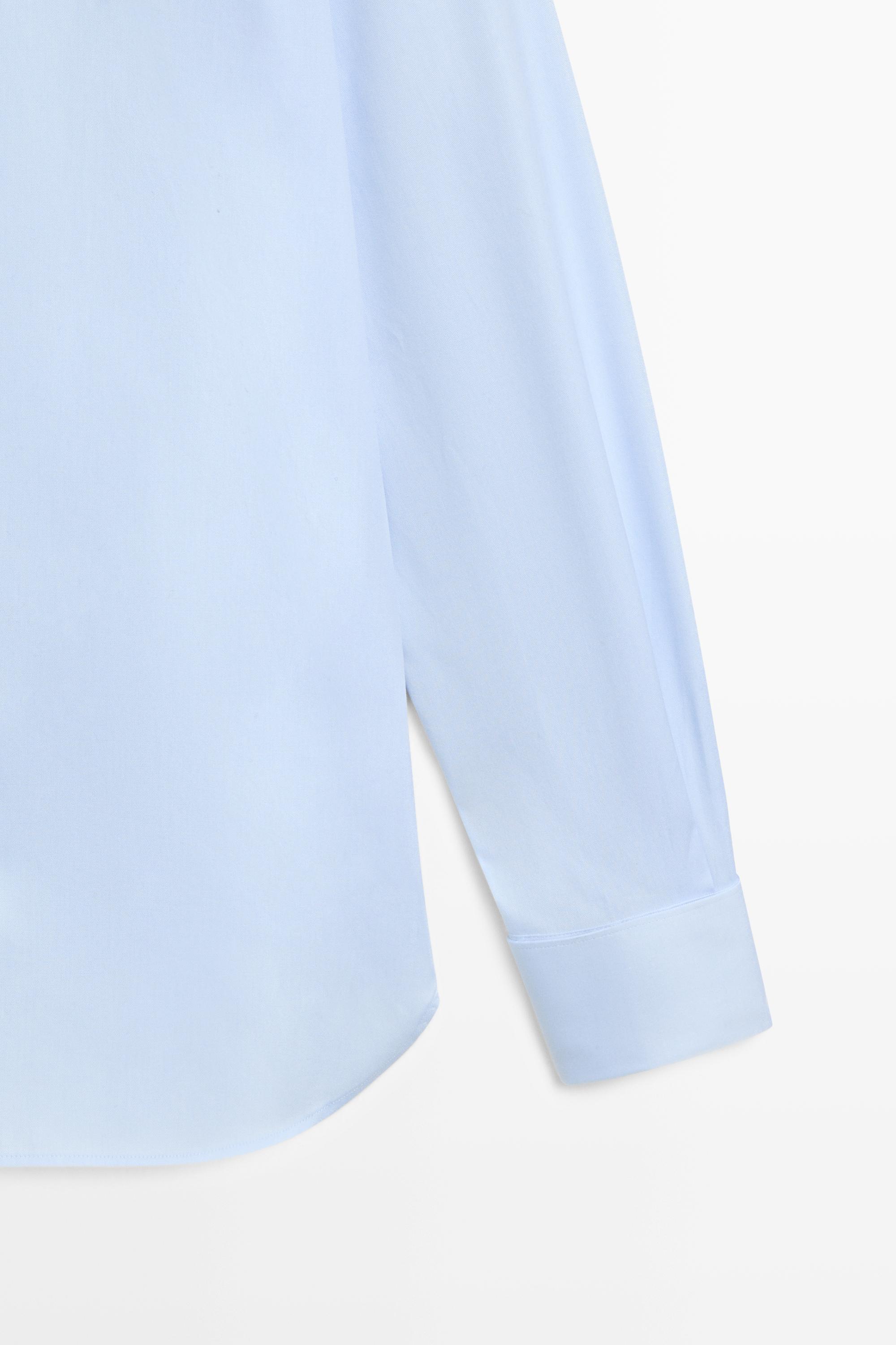 Slim fit 100% cotton shirt with double cuffs