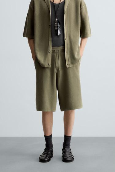 TEXTURED KNITTED BERMUDA SHORTS - Khaki by Zara