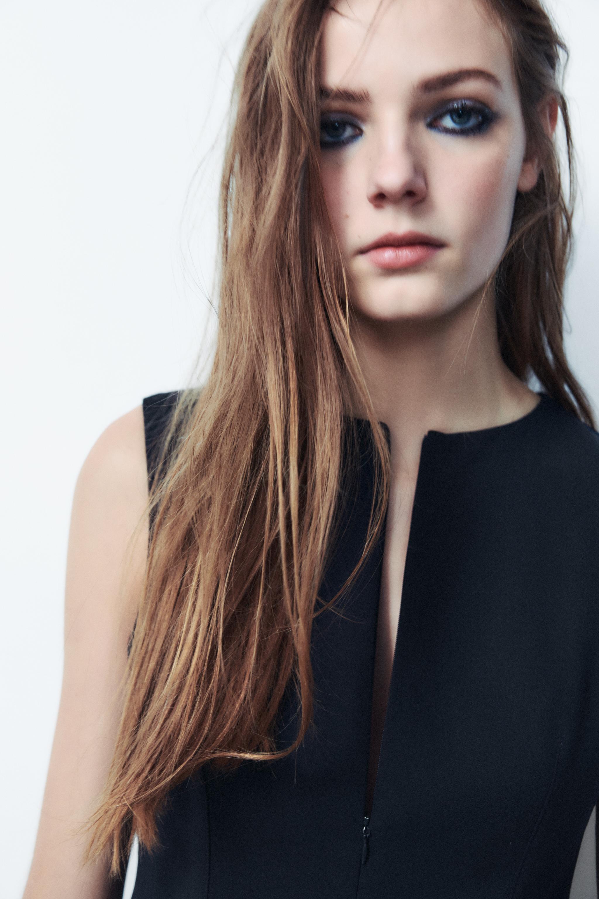 DART PEPLUM TOP - Navy blue | ZARA United States