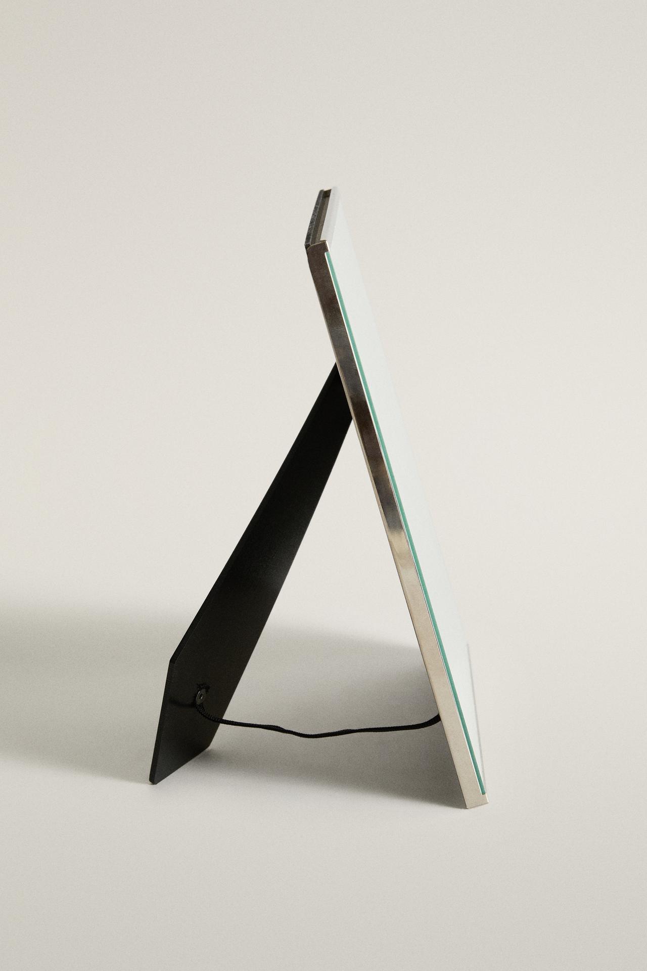 SILVER METAL PICTURE FRAME — Silver