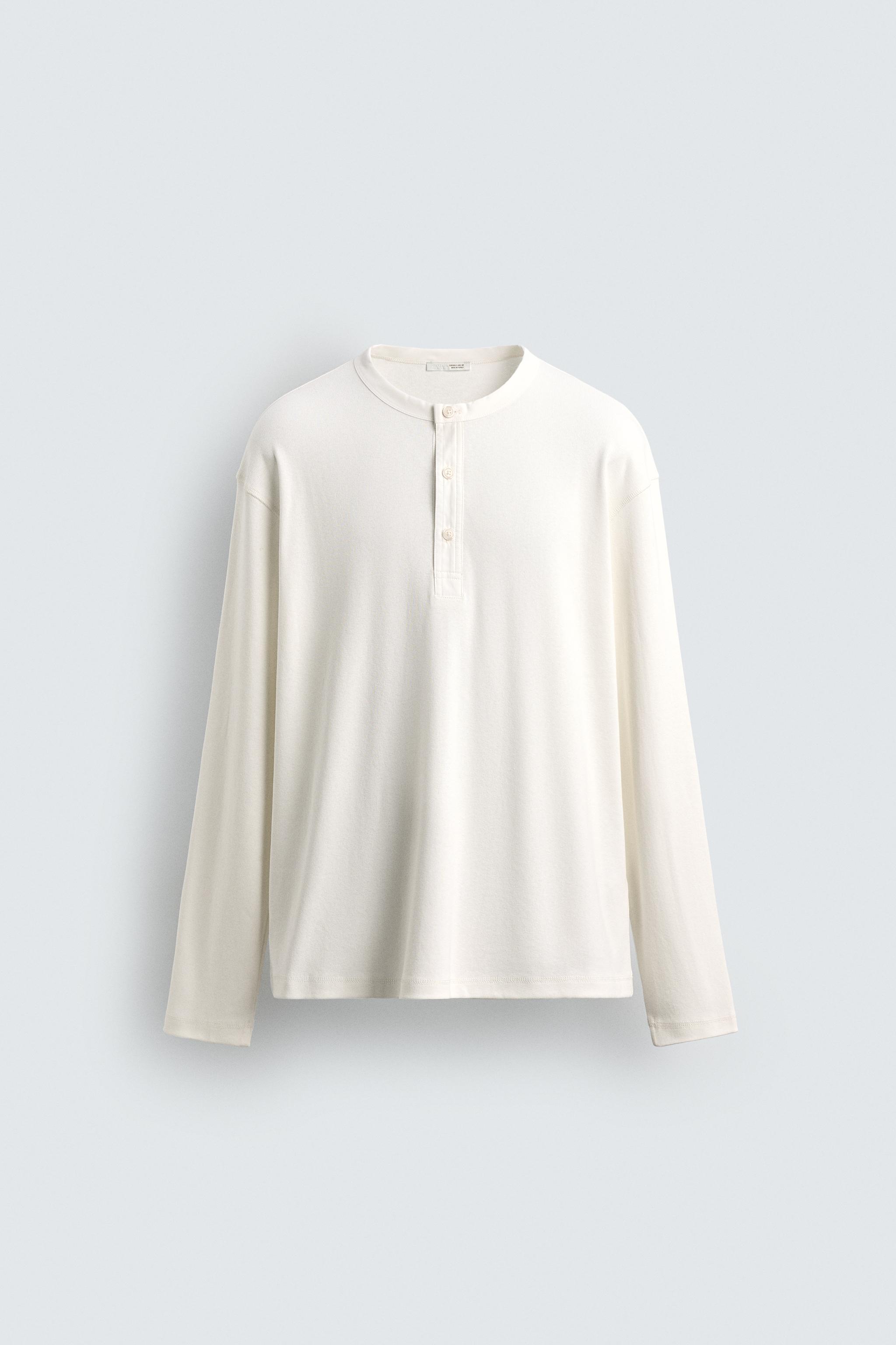 TEXTURED CONTRAST COLLAR T-SHIRT