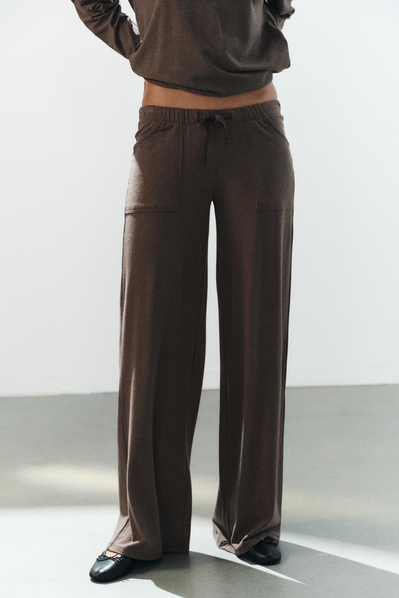 SOFT POCKET PANTS — Brown