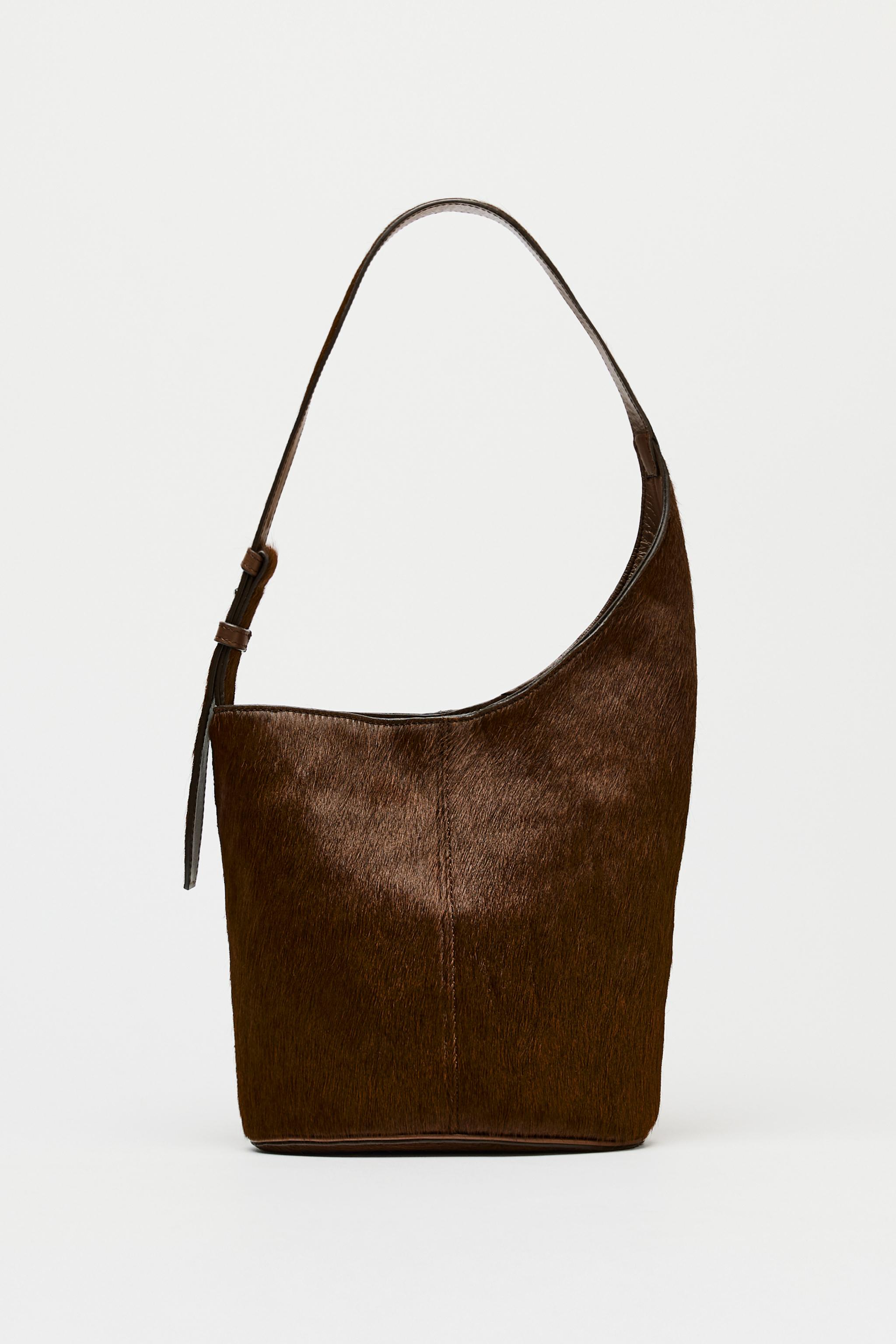 ASYMMETRIC FUR-TRIMMED LEATHER BUCKET BAG - Chocolate | ZARA
