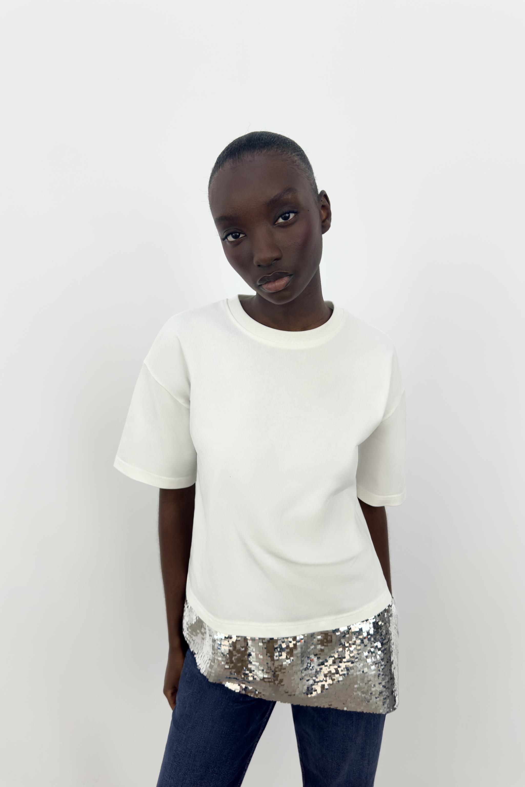 T-SHIRT ASYMÉTRIQUE PAILLETTES