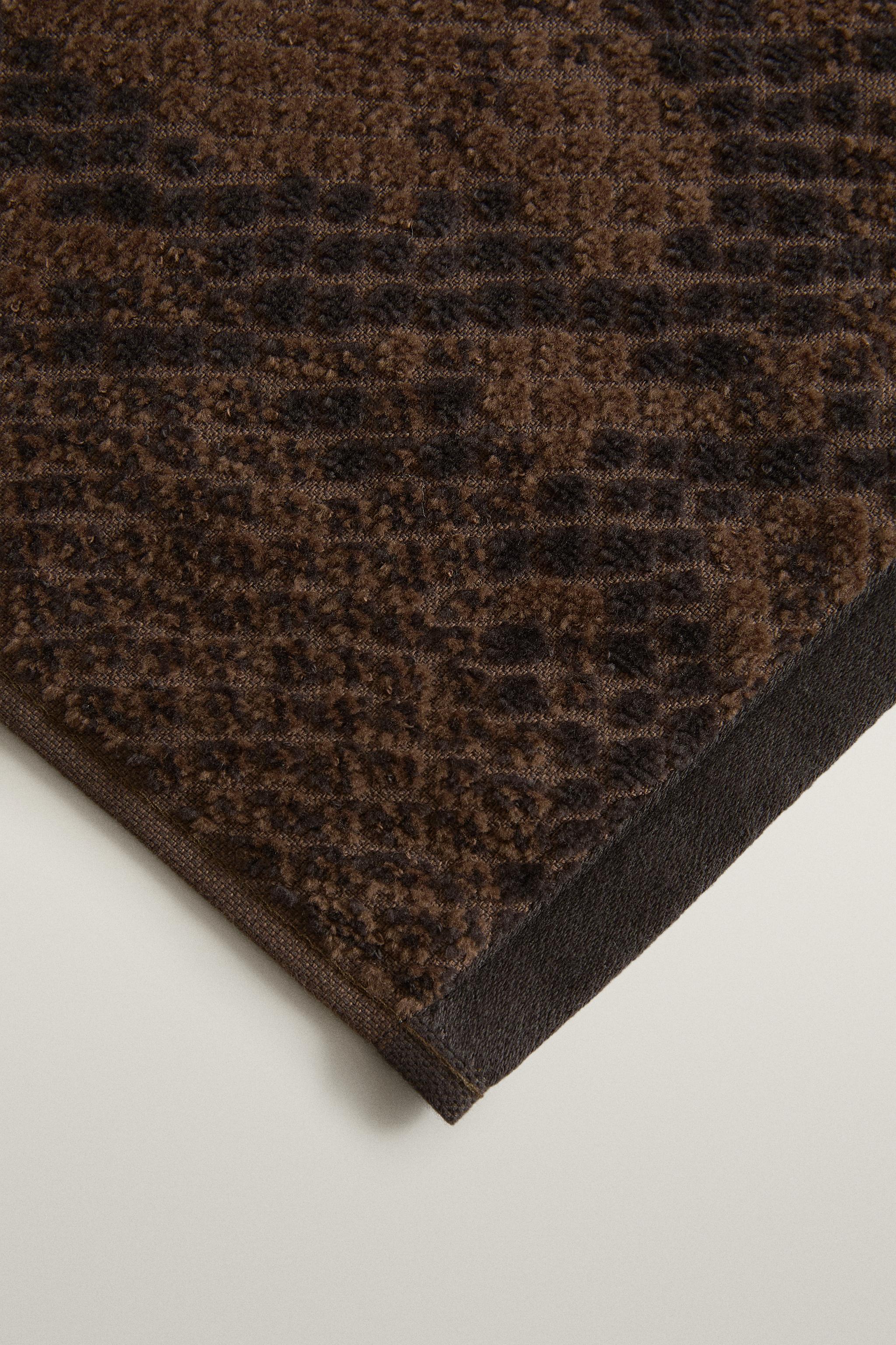 ANIMAL PRINT VELOUR BATH TOWEL