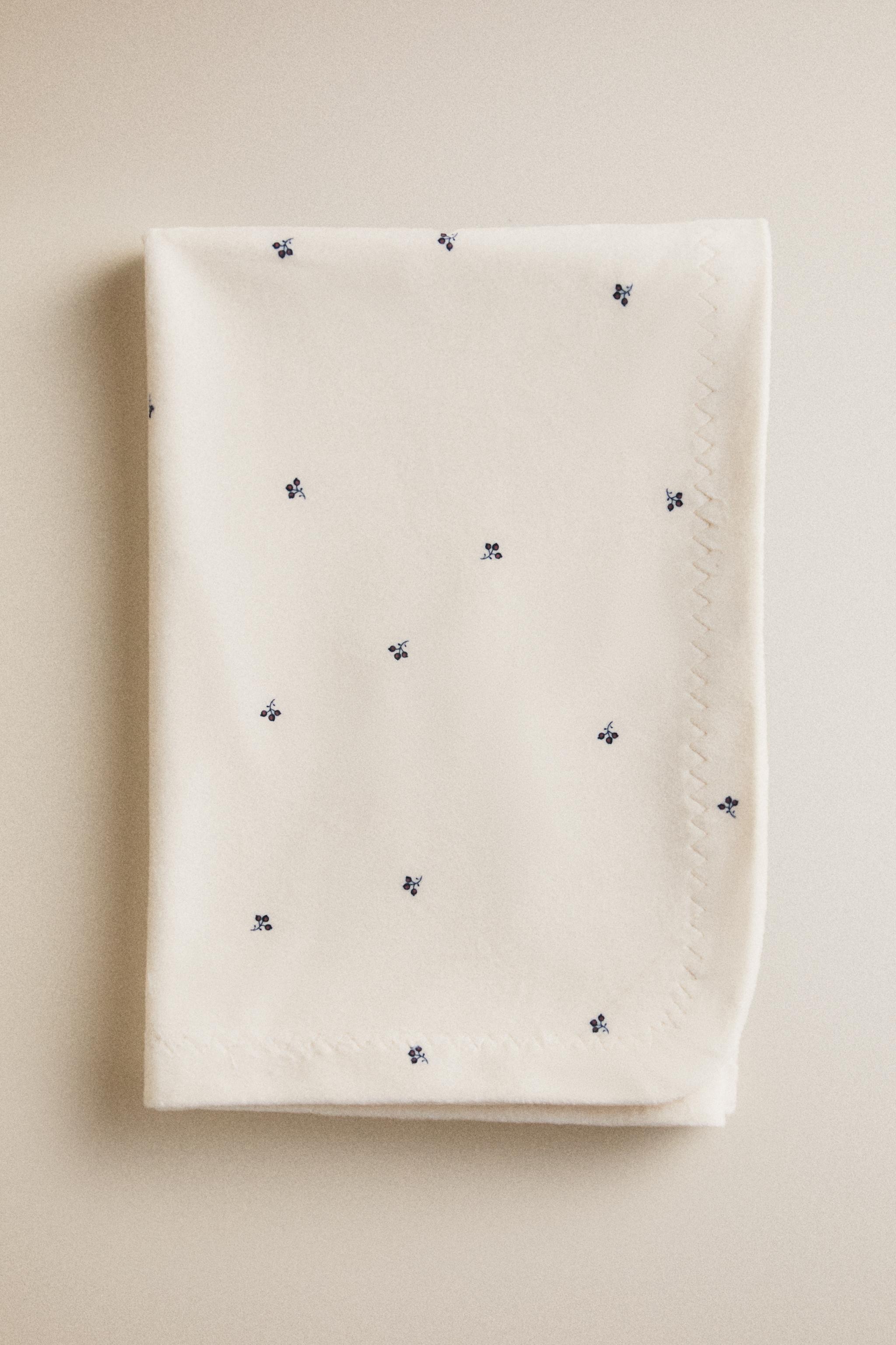 COUVERTURE POLAIRE BÉBÉ FLEURS