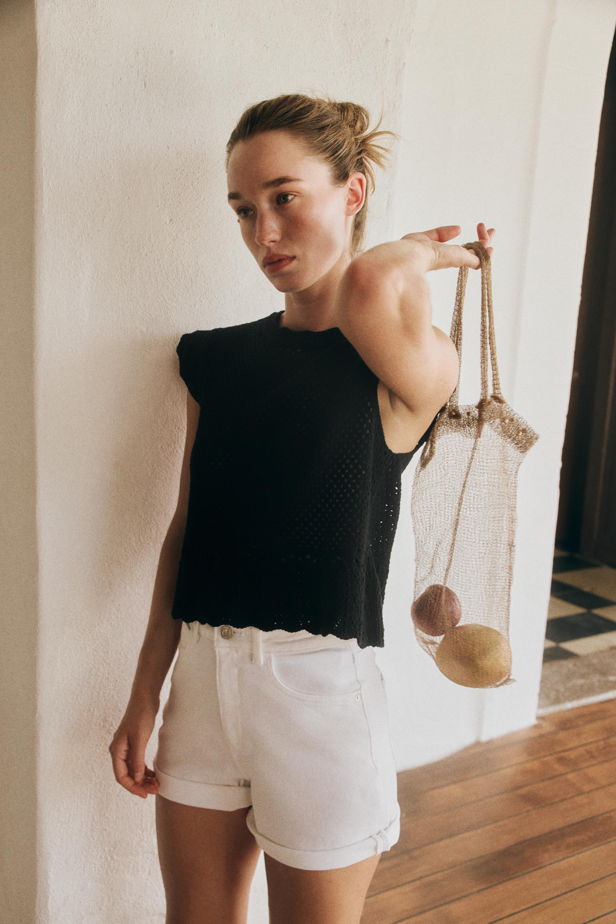 OPEN-KNIT TOP