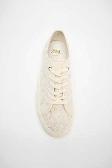 ZAPATO DEPORTIVO BORDADOS - Blanco Crudo de Zara