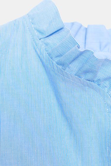 BLOUSE EN POPELINE À VOLANTS - Bleu / Blanc de Zara - Image 7
