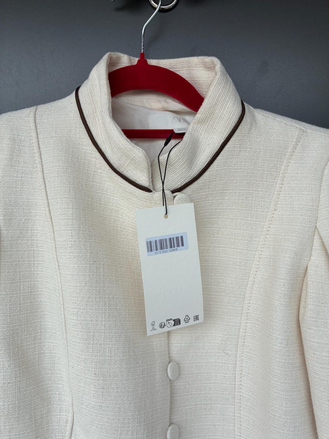 FITTED BLAZER WITH CONTRAST PIPING - Image 2
