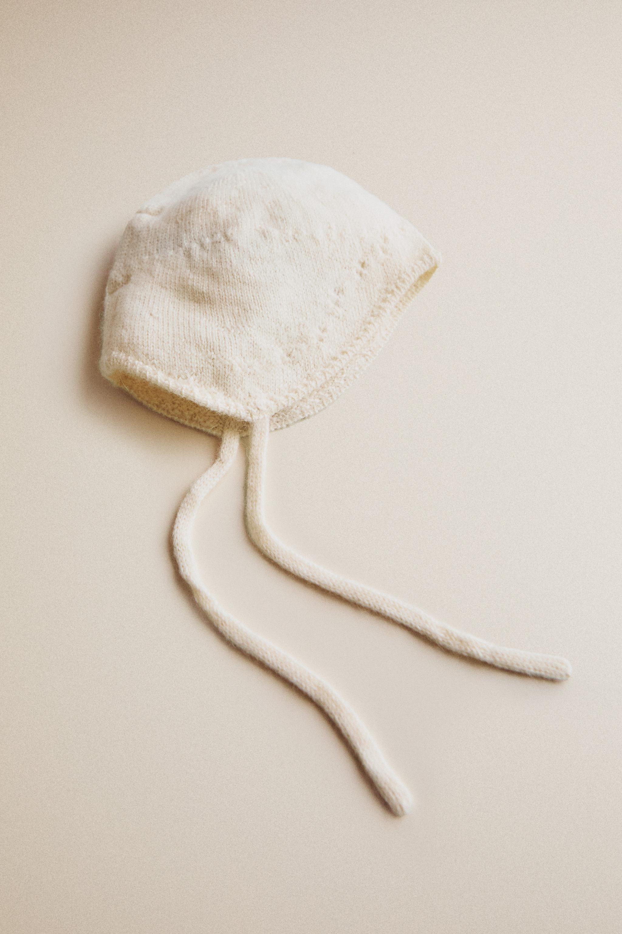 BABY ALPACA BONNET — Oyster-white