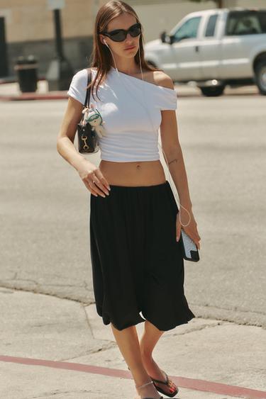 LOOSE-FITTING BALLOON BERMUDA SHORTS - Black by Zara