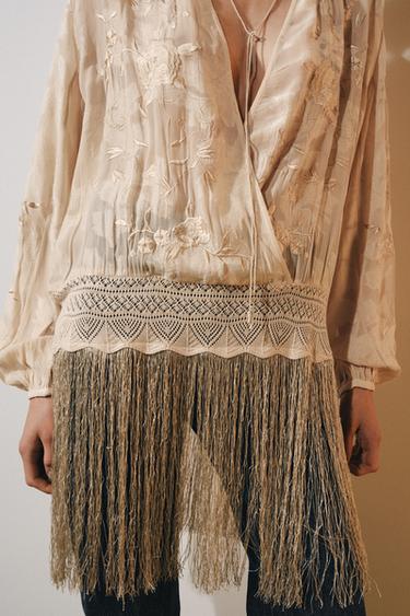 بلوزة مطرزة بشراشيب ZW COLLECTION - خَام / بيج الخاص بـ Zara
