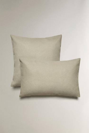 JEDNOBAREVNÝ POVLAK NA POLŠTÁŘEK - Světle zelená od Zara - Obrázek 0