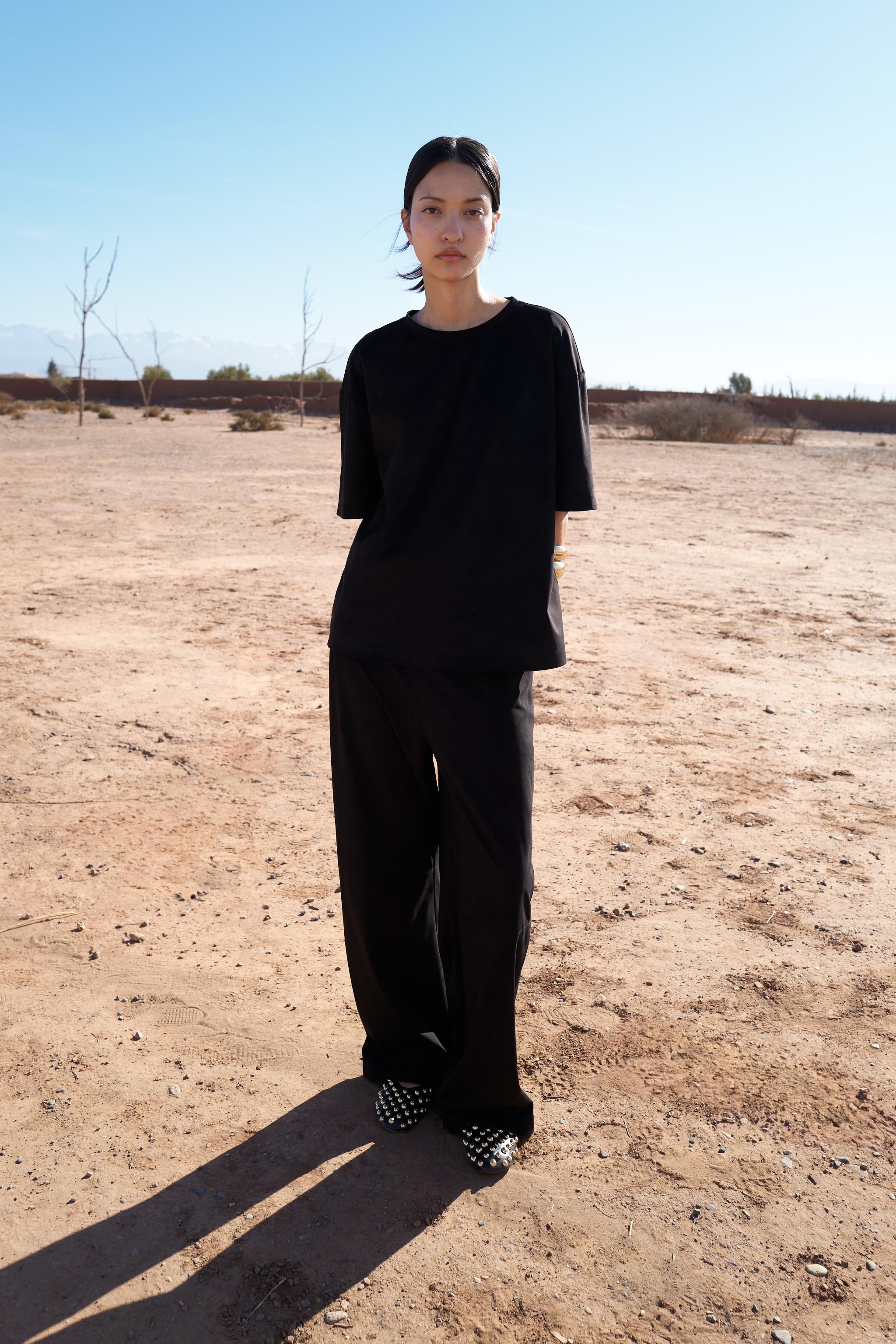 フェイクスエード トップス - ブラック | ZARA Japan / 日本