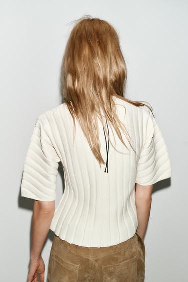 TOP EN MAILLE CÔTELÉE AVEC MANCHES BOUFFANTES - Écru de Zara - Image 4