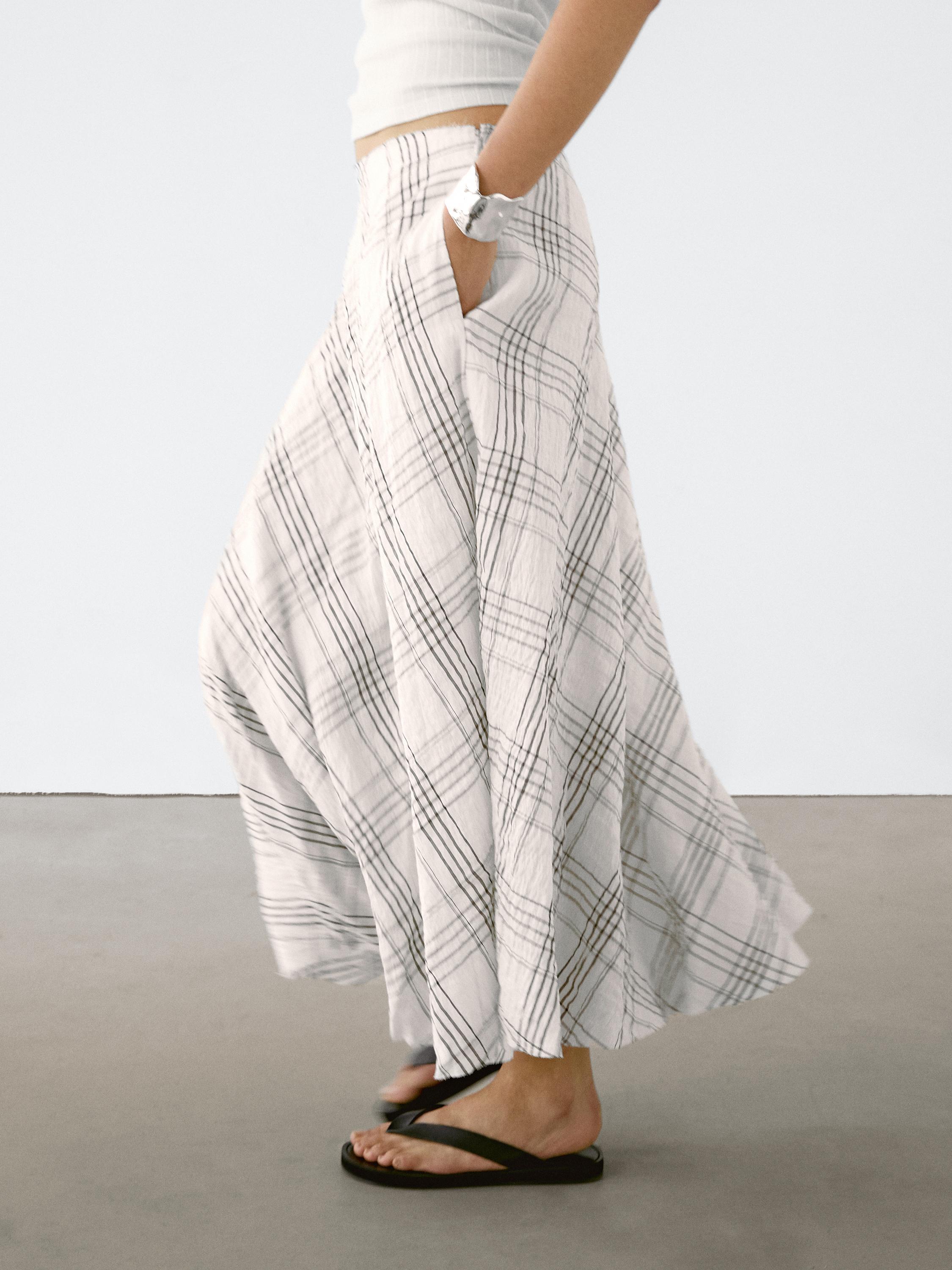 Jupe midi fluide à carreaux