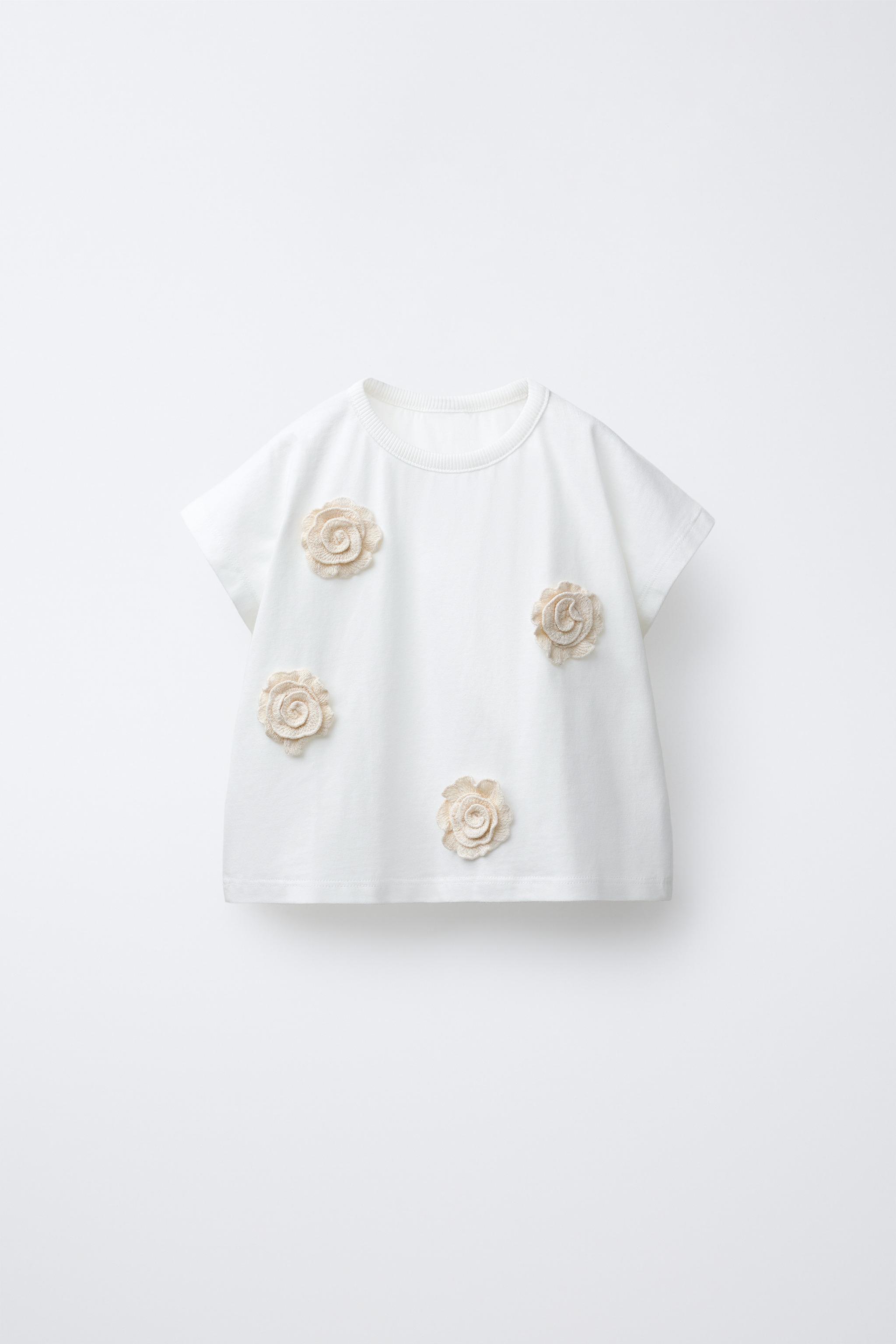 HAUT À FLEURS EN CROCHET