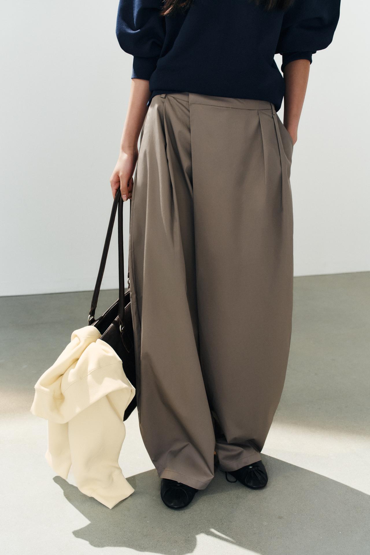 ASYMMETRIC WAIST PLEATED PANTS — Taupe gray