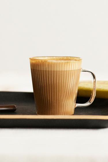 CANECA DE BOROSSILICATO COM LINHAS -  da Zara