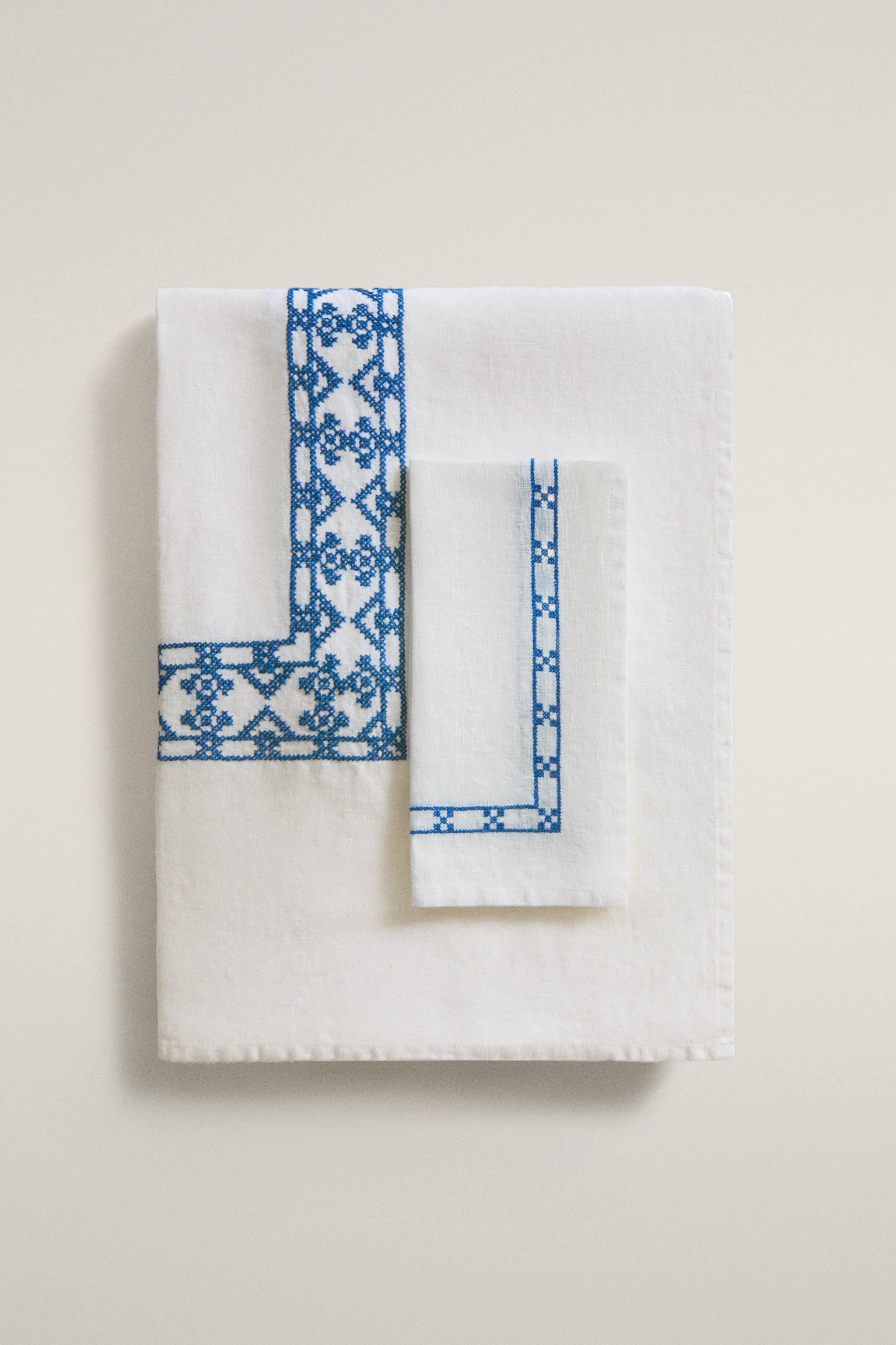 GEOMETRIC EMBROIDERED LINEN TABLECLOTH