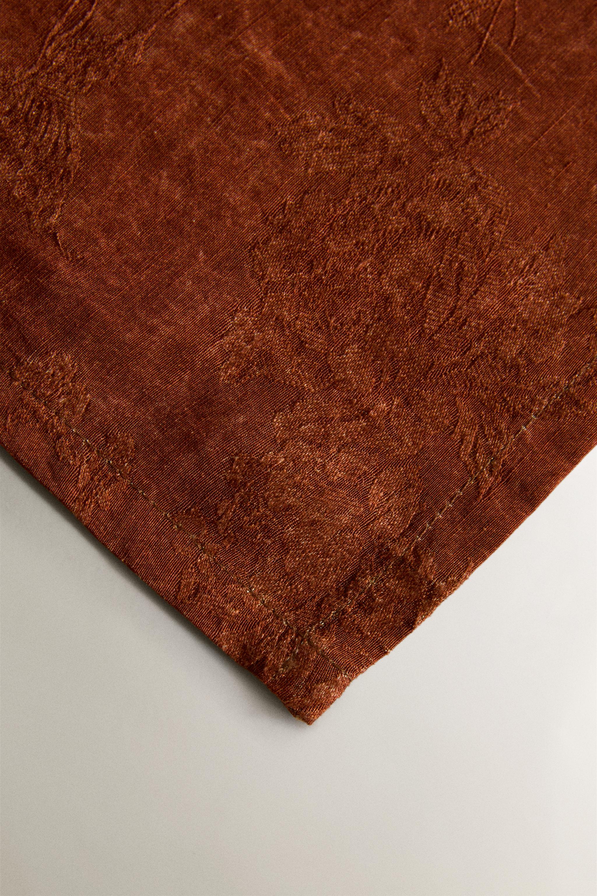REVERSIBLE SATIN TABLECLOTH | MARISA BERENSON