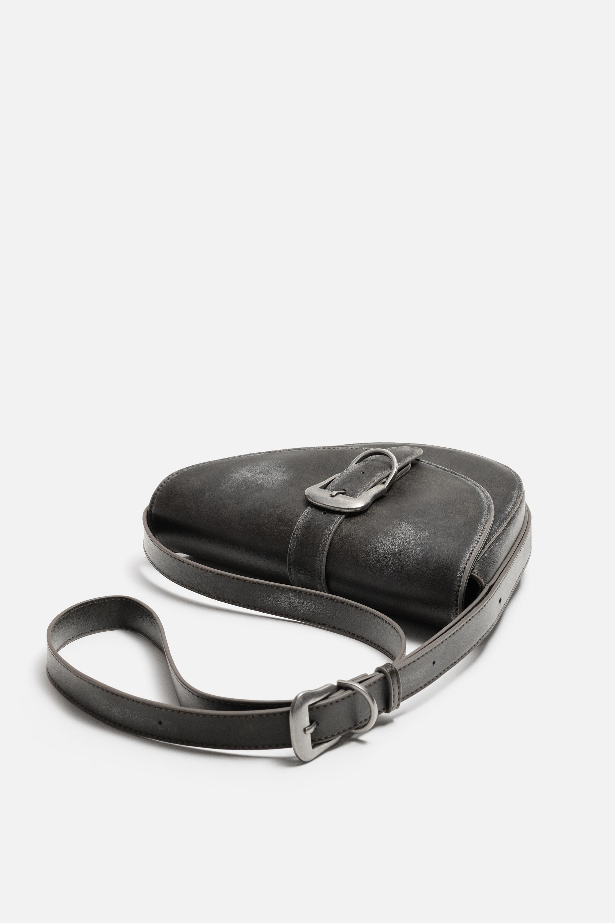 クロスボディバッグ バックル - ブラック | ZARA Japan / 日本