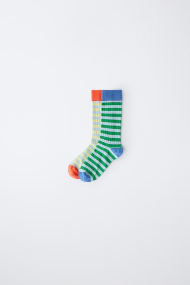 LOT DE DEUX PAIRES DE CHAUSSETTES MONTANTES À RAYURES - Vert de Zara - Image 0