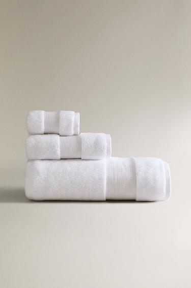 METALLIC THREAD BATH TOWEL WITH BORDER - White | ZARA Canada