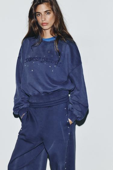 سويت شيرت مغسول مرصّع - أزرق الخاص بـ Zara