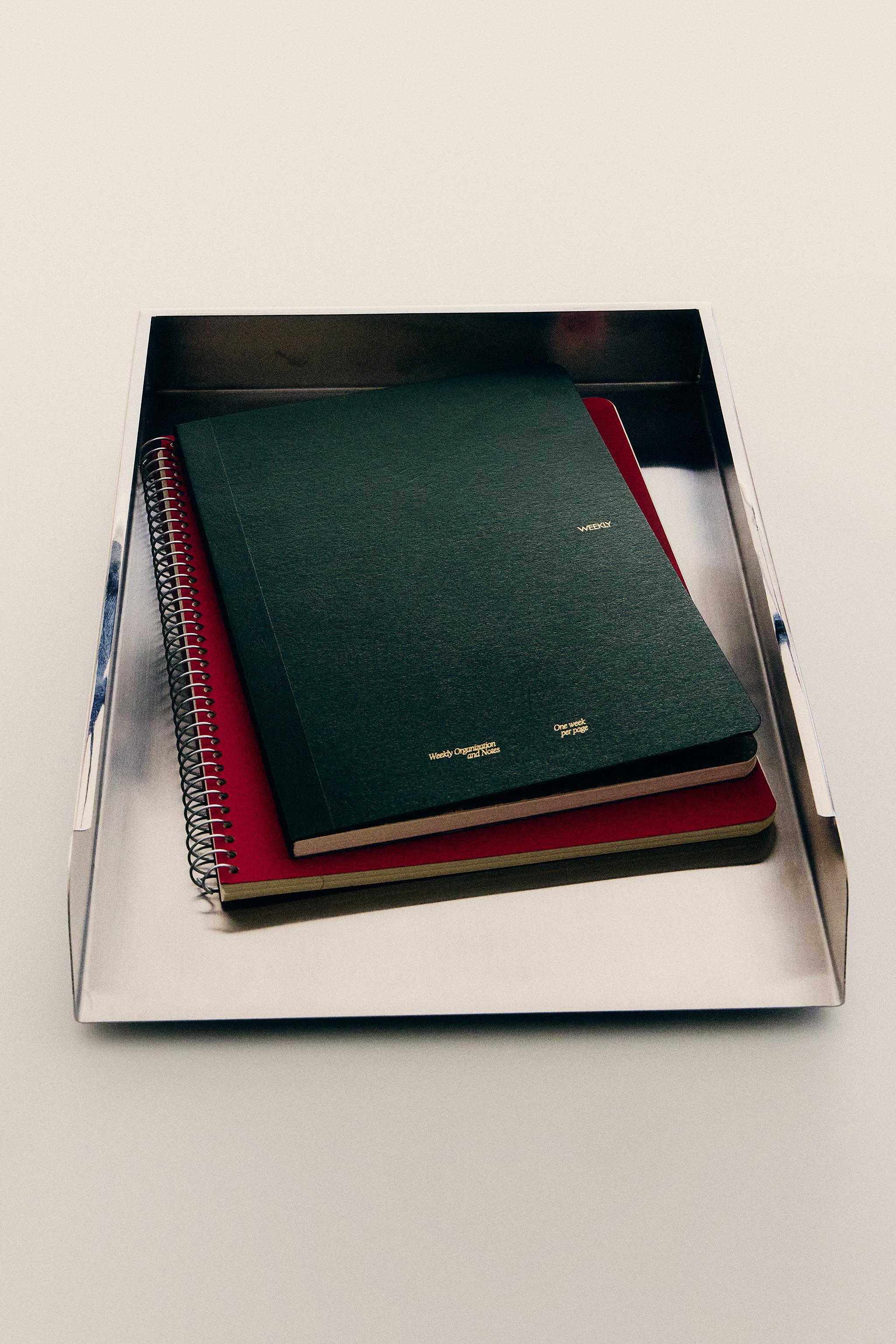 STACKABLE METAL DOCUMENT TRAY