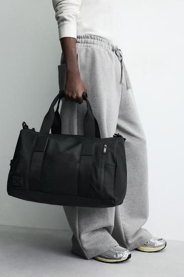 BOLSO DE VIAJE TEXTURA - Negro de Zara - Imagen 0