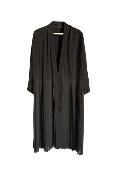 BLACK PLEATED KIMONO