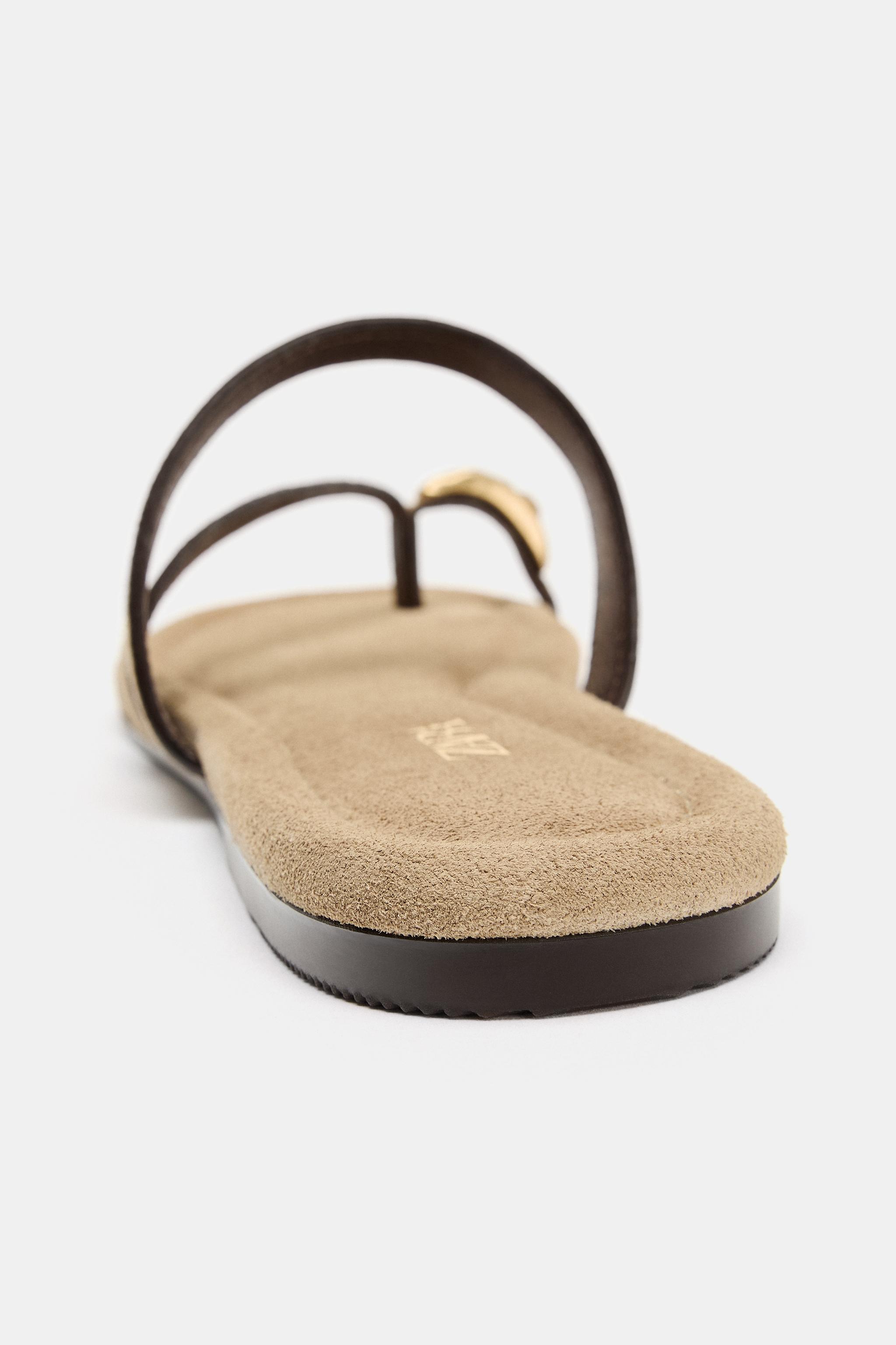 Женские сандалии Zara SUEDE FLAT SANDALS WITH APPLIQUÉ — фото 4