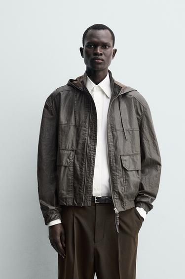 جاكيت كتان - قطن بلمسة نهائية شمعية - بني فيجوريه الخاص بـ Zara