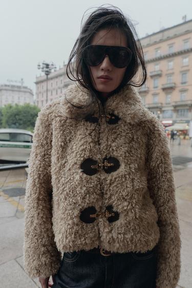 VESTE EFFET FOURRURE AVEC BRANDENBOURGS - Marron clair de Zara - Image 3